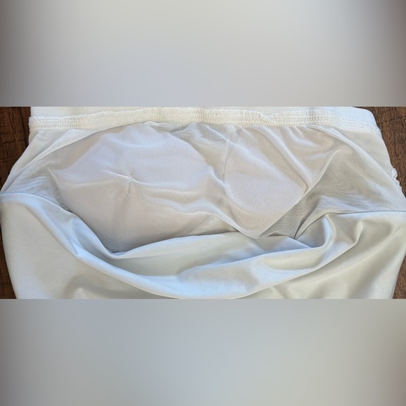 Lululemon power Y activewear tank top woman Sz 8 - Picture 7 of 8